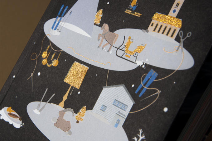 Glitterlack auf Offsetpapier am Umschlag eines Magazins