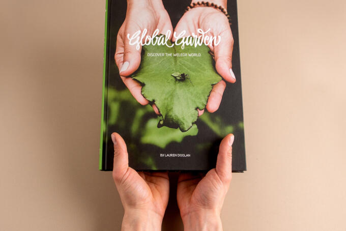 Hardcover Buch mit rundem Rücken und Heißfolienprägung