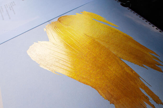 Relieflack auf UV-Lack