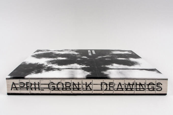 Offene Fadenheftung als Steifbroschur